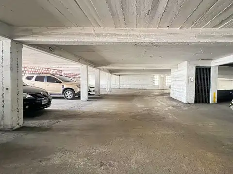 Venta cochera cubierta zona Centro