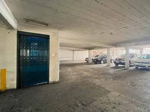 Venta cochera cubierta zona Centro