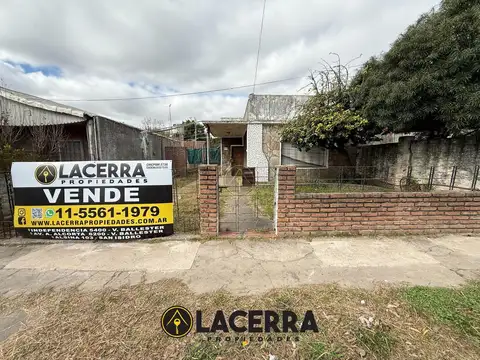 Casa 3 ambientes a refaccionar en Villa Adelina