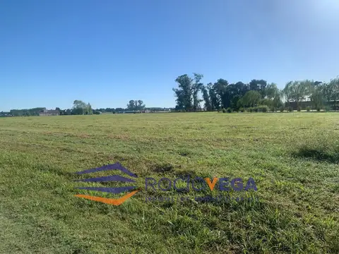 Terreno en venta en  El Espinillo Golf Lujan