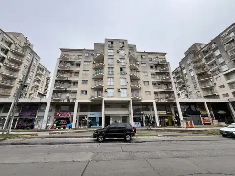 Domingo Faustino Sarmiento 1000, Piso 1