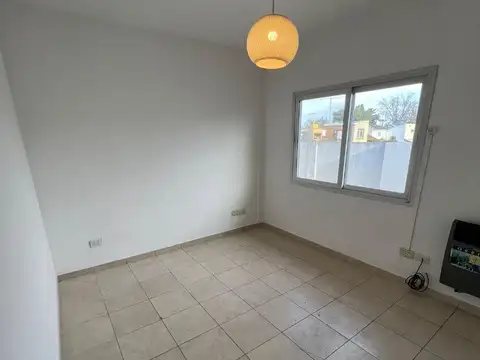 Casa en Alquiler con 1 cochera