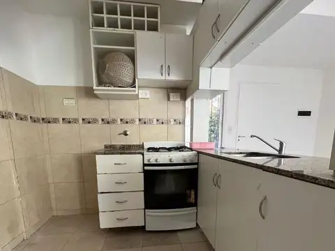 Casa 2 ambientes con 2 baños