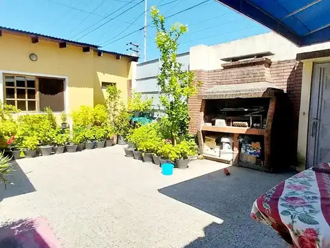 Casa 2 ambientes con 1 baño