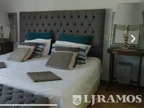 Casa 5 ambientes con 4 baños