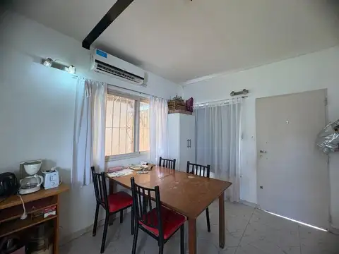 Casa 2 ambientes con 2 baños