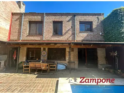 Casa en Alquiler Temporal con 3 cocheras