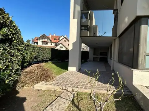 Departamento 5 ambientes con 2 baños