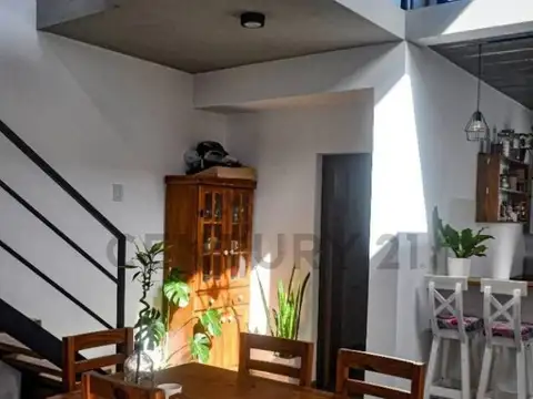 Casa 2 ambientes con 1 baño