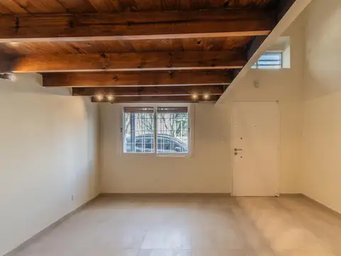 Depto Tipo Casa 4 ambientes con 2 baños