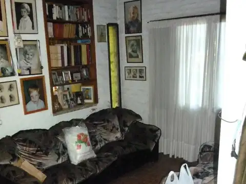 EXCELENTE CASA