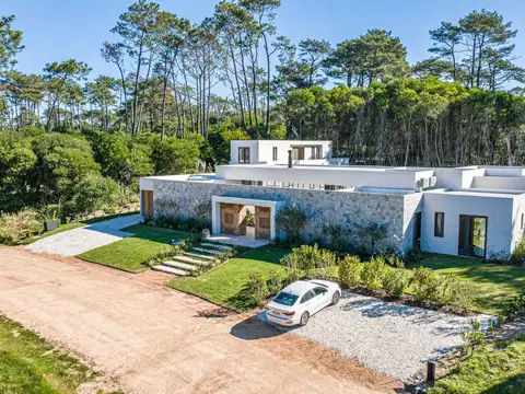Casa en venta en Reserva Montoya 5 dormitorios con pileta