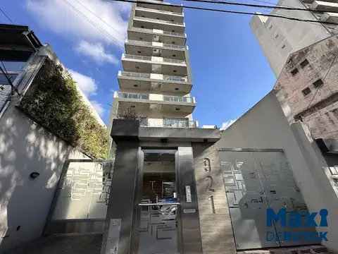 Alvear 921, entre Brandsen y Matienzo. Tower I