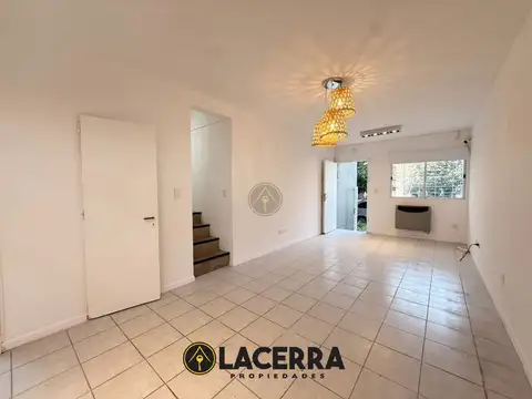 Depto Tipo Casa en Alquiler de 3 ambientes