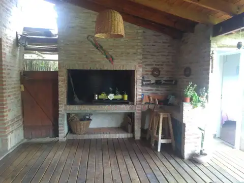 Casa 6 ambientes con 3 baños