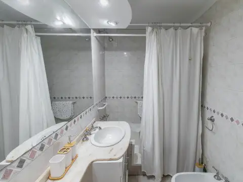 Depto Tipo Casa 5 ambientes con 3 baños