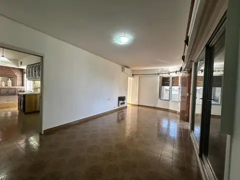 Alquiler Ph  por escalera 3 Amb 2 dormitorios c/balcon