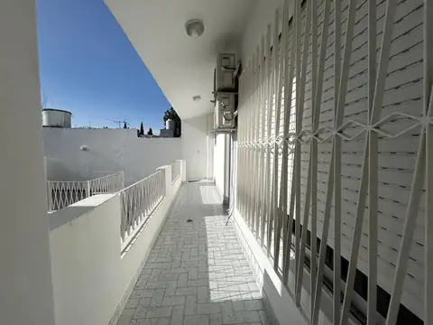 Alquiler Ph  por escalera 3 Amb 2 dormitorios c/balcon