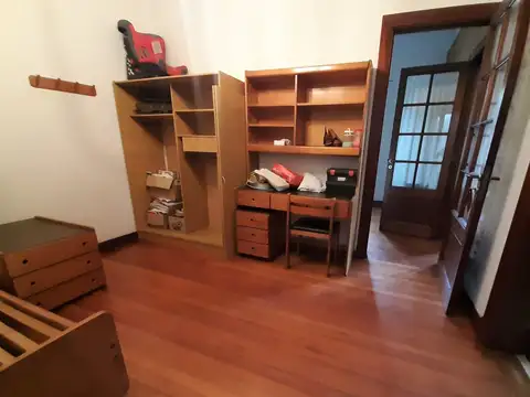 Casa 6 ambientes con 2 baños