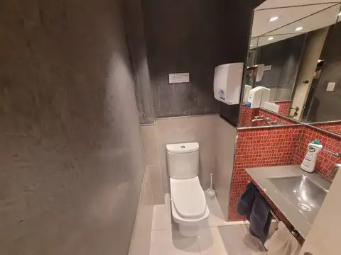 Venta oficina tipo casa con pileta, Martinez