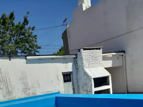 Casa 6 ambientes con 1 baño