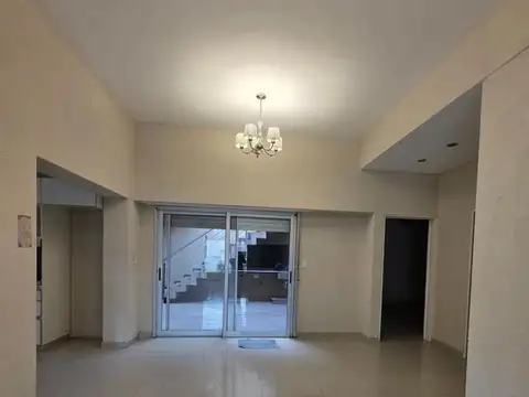 Casa en Alquiler con 1 cochera