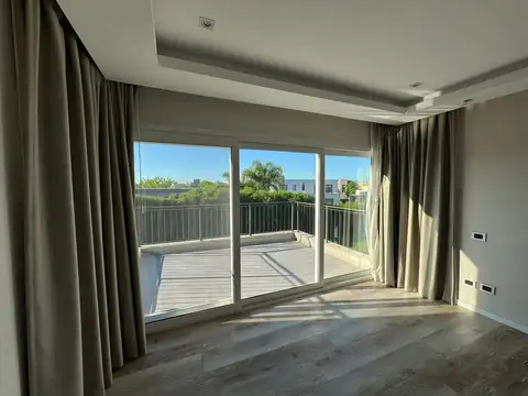 Av. De Los Lagos 100