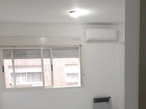 Monseñor Alberdi 300, Piso 1