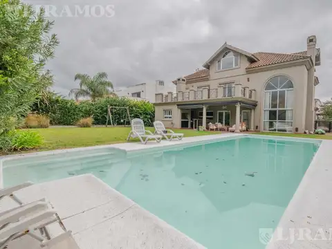 Casa en Venta de 5 dormitorios