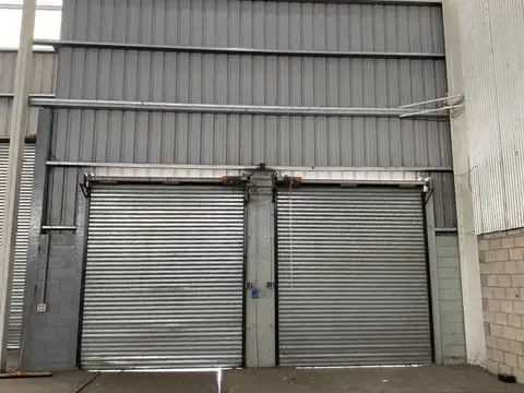 NAVE INDUSTRIAL DE 3.100 M2 EN ALQUILER EN PREDIO CERRADO GARIN