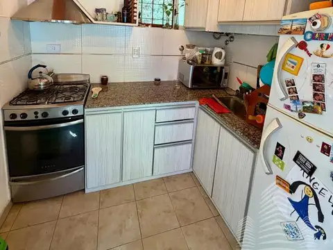 Casa 3 ambientes con 2 baños
