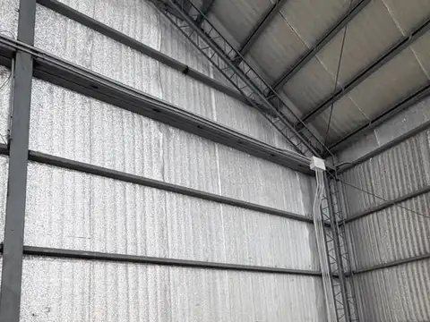 FINA PATAGONIA. Galpón en ALQUILER. 300m2 ubicado en San Martin de los Andes sobre Ruta N°40.