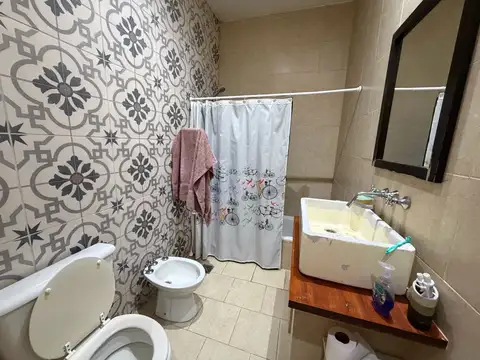 Casa 2 ambientes con 1 baño