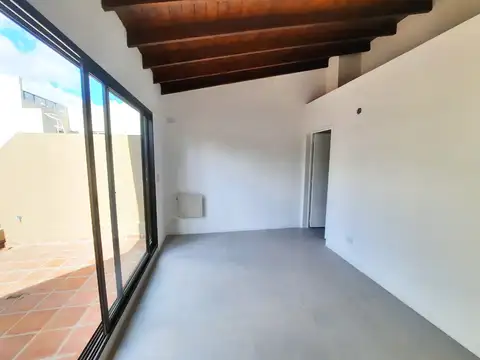 Depto Tipo Casa 2 ambientes con 1 baño