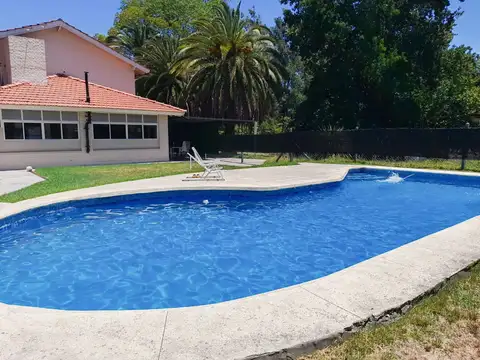 Casa 5 ambientes con 3 baños