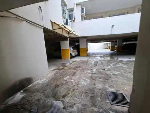 VENTA COCHERA EN B° GRAL PAZ EN EDIF MARTINICA VII