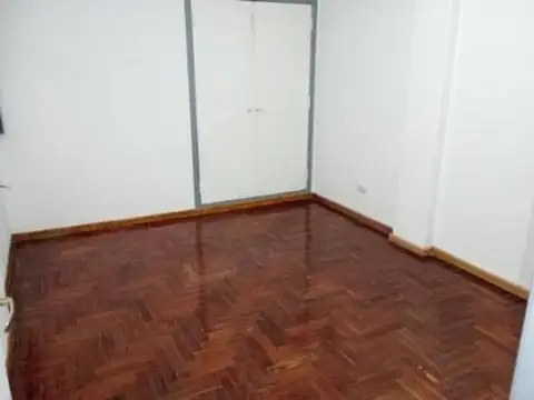 Avenida Sáenz 100, Piso 3°