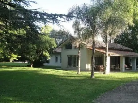 Casa sobre importante lote de 5.500m² en Highland Park