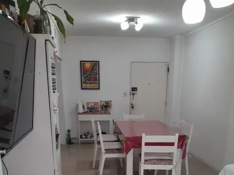 4 AMB. CENTRICO, LUMINOSO AL FRENTE.