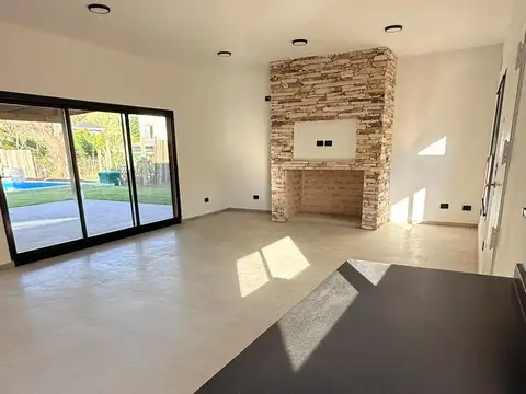 Casa 4 ambientes con 3 baños