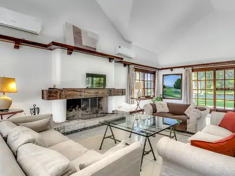 Casa 9 ambientes con 7 baños