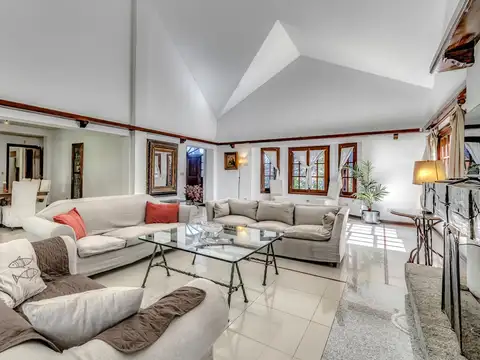 Casa en Venta en Beverly Hills, USD 1.400.000