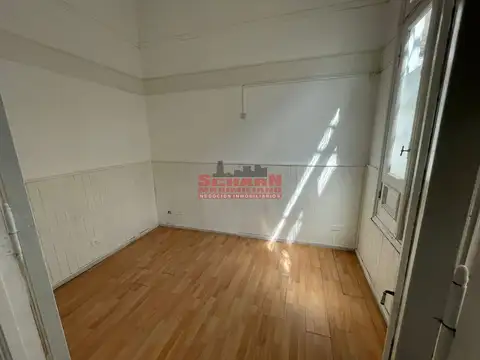 Casa 6 ambientes con 2 baños