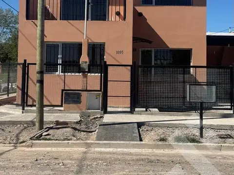 Depto Tipo Casa en Venta de 2 ambientes