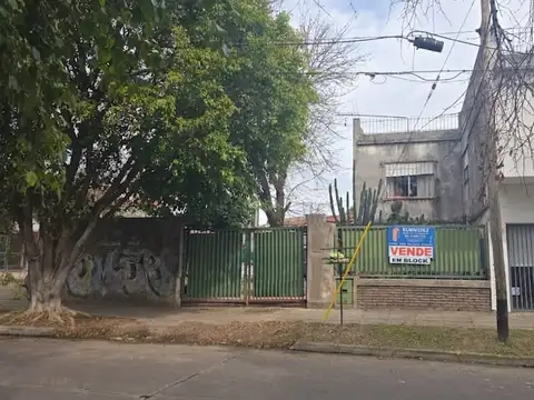 IMPORTANTE CASA A LA VENTA EN BLOCK