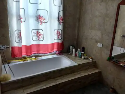 Excelente casa  en venta en Laferrere