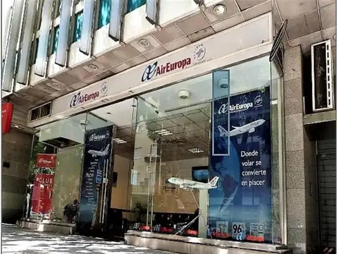 Local con 9 metros de vidriera sobre Av. Santa Fe