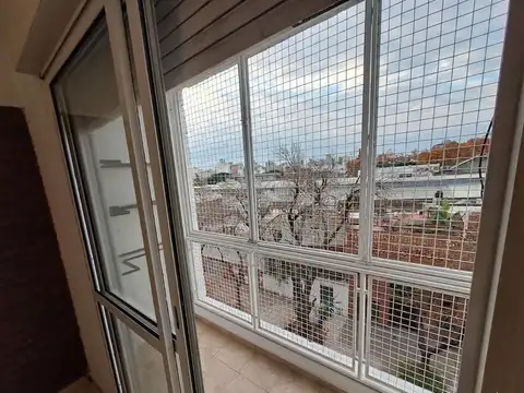 Departamento en Alquiler en Republica De La Sexta, $ 600.000