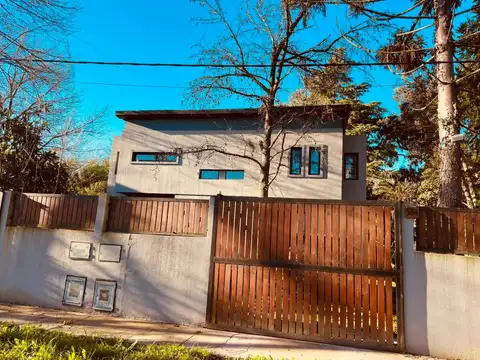 Casa en Venta en Lisandro Olmos Etcheverry, USD 150.000