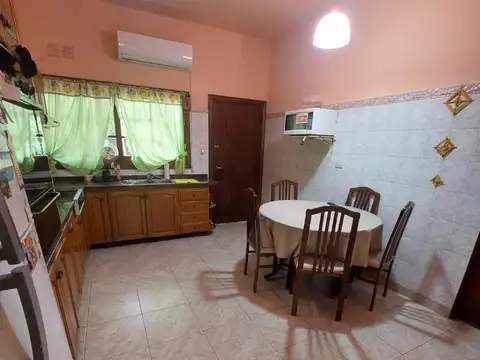 CHALET EN VENTA 4 AMBIENTES. SAN JOSE